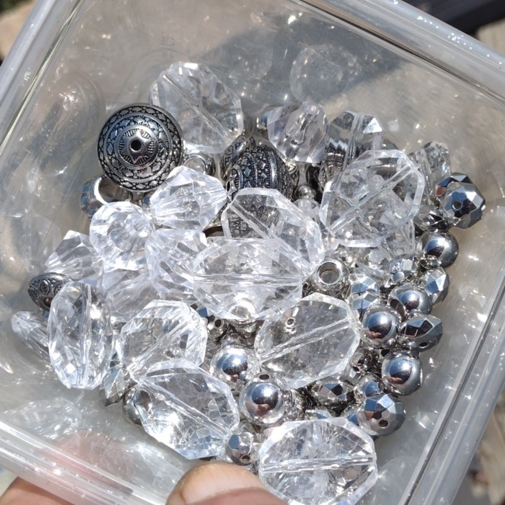 Assorted Beads Collection 7 Containers Count - image 2